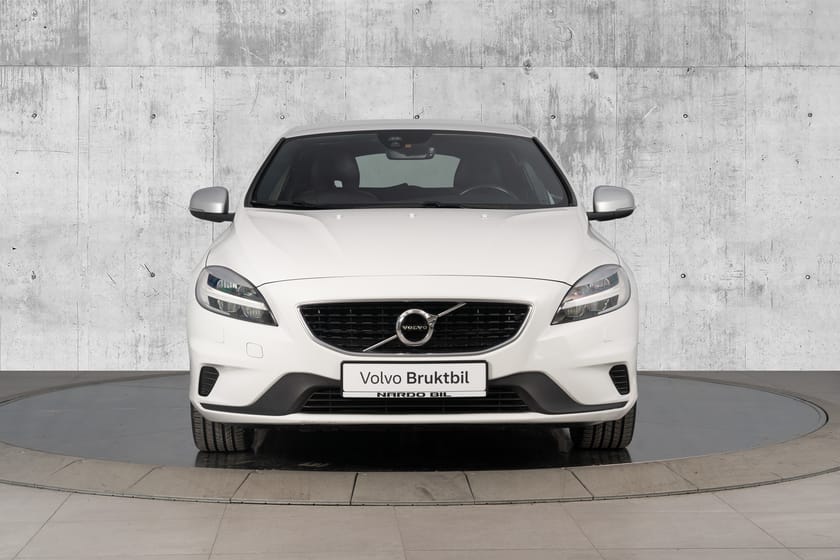 Bilde 4 av Volvo V40 T2 122 hk R-Design. 18"alu/Navi/Ryggekamera/Skinnseter