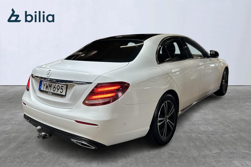 Bild 4 av Mercedes-Benz E 220 d 4MATIC Sedan Panorama Värmare Drag Carplay