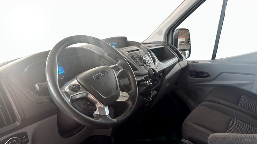 Bild 4 av Ford Transit 350 Chassi Cab V363 2.2 Flakbil | Motorvärmare | Nyservad