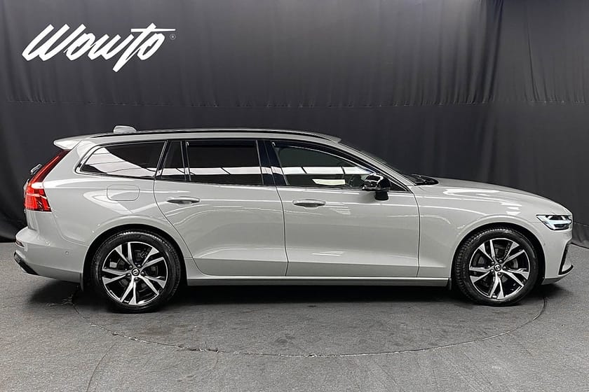 Bild 3 av Volvo V60 B4 197HK Plus Dark /360 /H/K /Drag