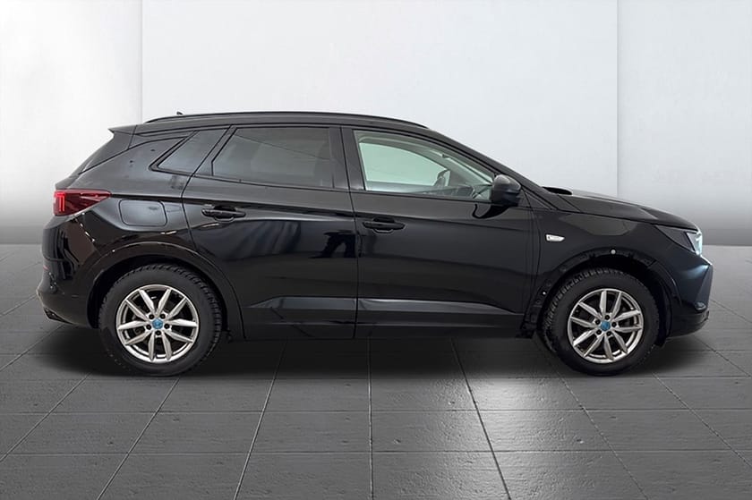 Bild 4 av Opel Grandland 1.2 Turbo GS Line Navi Kamera Cockpit Delläder Rattvärme MOMS