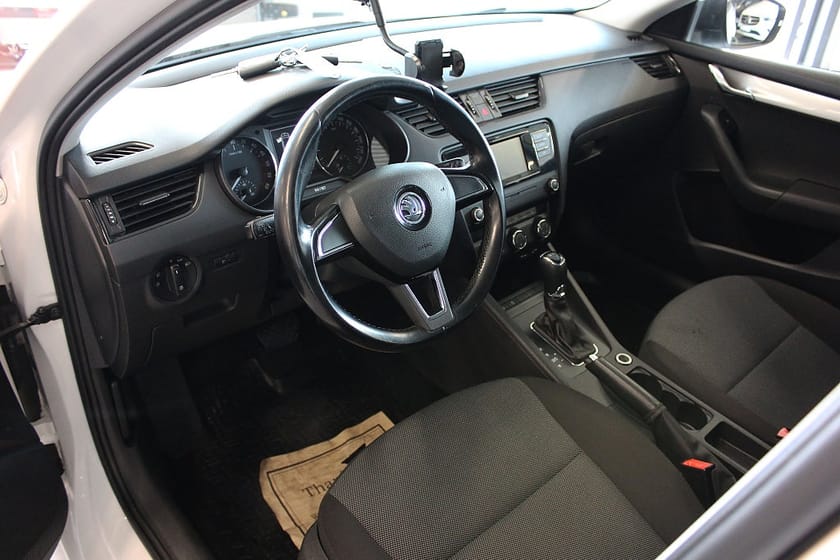 Bild 2 av Škoda Octavia Kombi Skoda 1.6 TDI DSG Drag