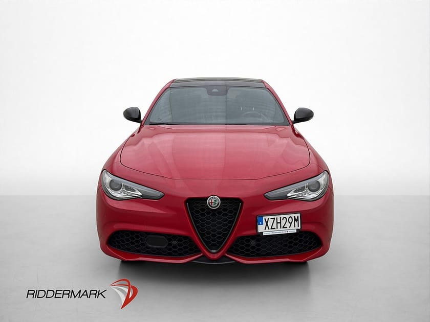 Bild 2 av Alfa Romeo Giulia Q4 280hk Veloce Pano H/K Skinn En-brukare