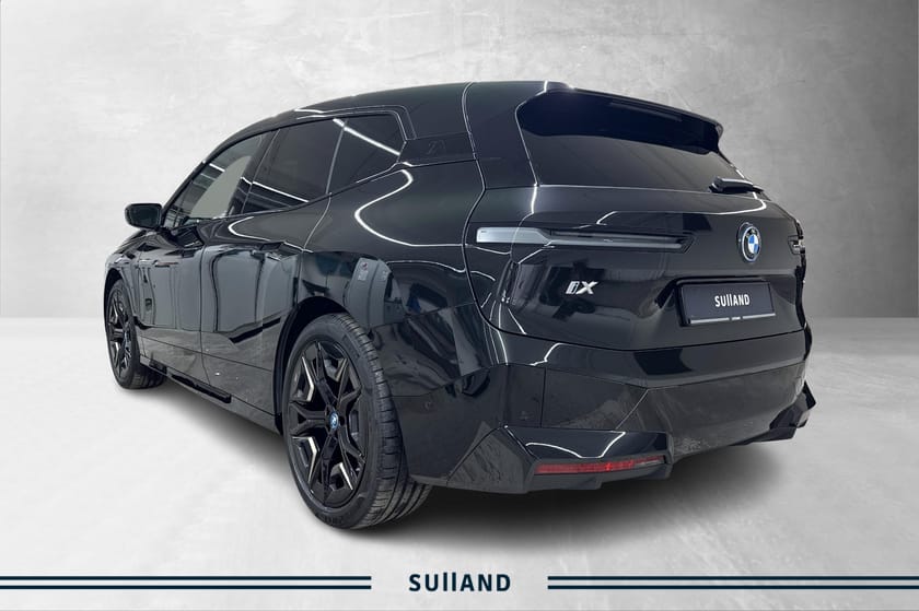 Bilde 3 av BMW iX xDrive50 Fully Charged, Luftfjæring, Multifunk.seter