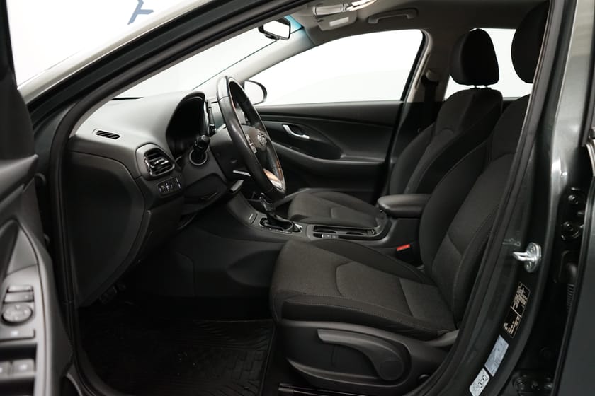 Bild 5 av Hyundai i30 Essential – Backkamera | Keyless | Dragkrok