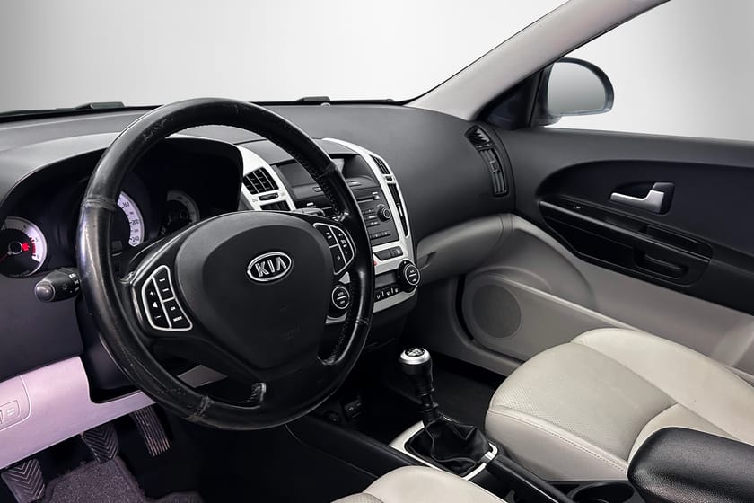 Bild 4 av Kia cee'd_sw 1.6 CRDI |  Dragkrok Farthållare