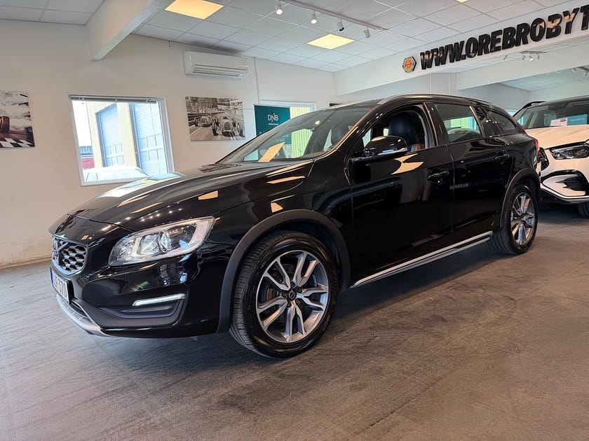 Bild 2 av Volvo V60 Cross Country D4 AWD Aut Business Advanced Summum Drag Gps En-Brukare