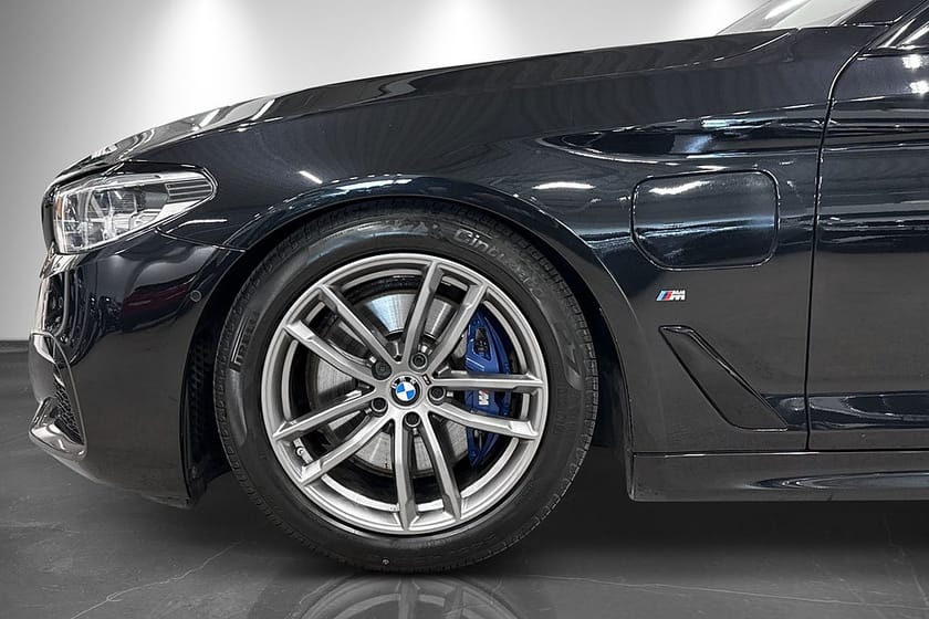 Bild 2 av BMW 530e iPerformance Sedan 252hk M Sport H/K 360°kam HuD Adapt