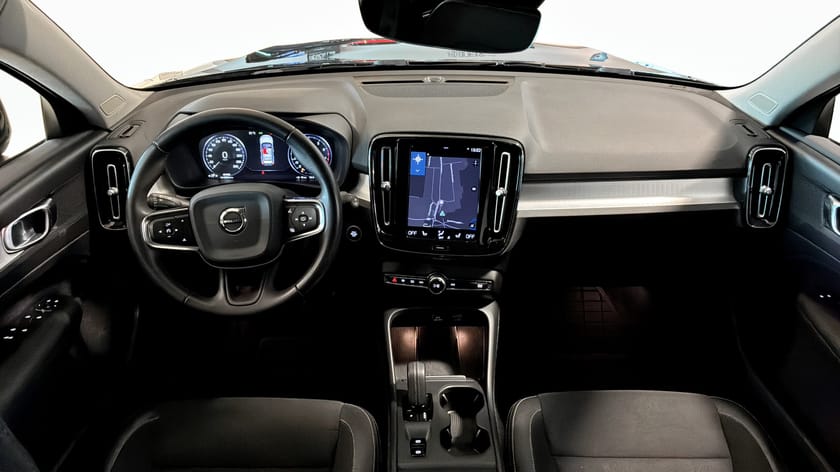 Bild 4 av Volvo XC40 T3 Geartronic, 163hk, Momentum, 1 ÅRS GARANTI