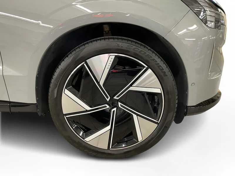 Bild 10 av 15 – Volvo EX90 Twin Motor Performance 7-seater Ultra 7sätes