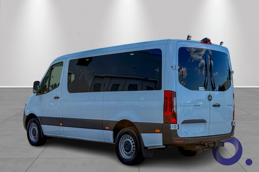Bilde 3 av Mercedes-Benz Sprinter 9 seter TAXI versjon med rullestorampe