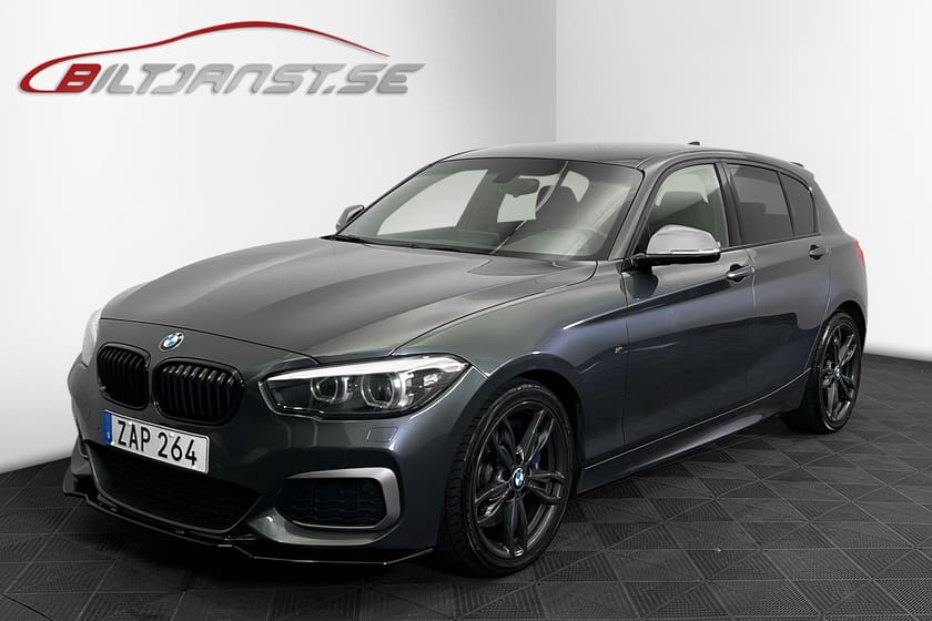 Bild 1 av BMW M140i xDrive 5 dörrar Steptronic H&K PDC Svensksåld