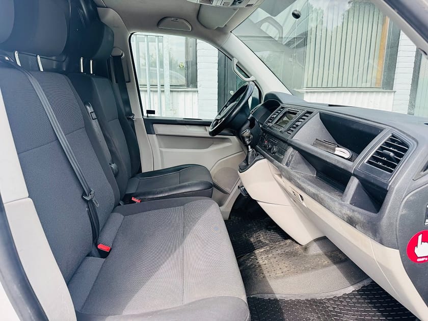 Bild 5 av Volkswagen Transporter T28 2.0 TDI 102HK BMT SKÅP / DRAG / VÄRMARE