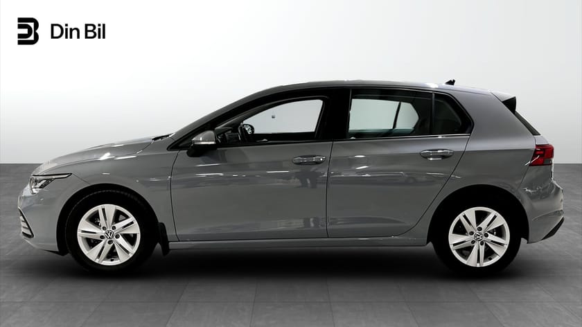 Bild 2 av Volkswagen Golf 1.0 TSI 110hk 6vxl/sensorer/lane assist/rattvärme