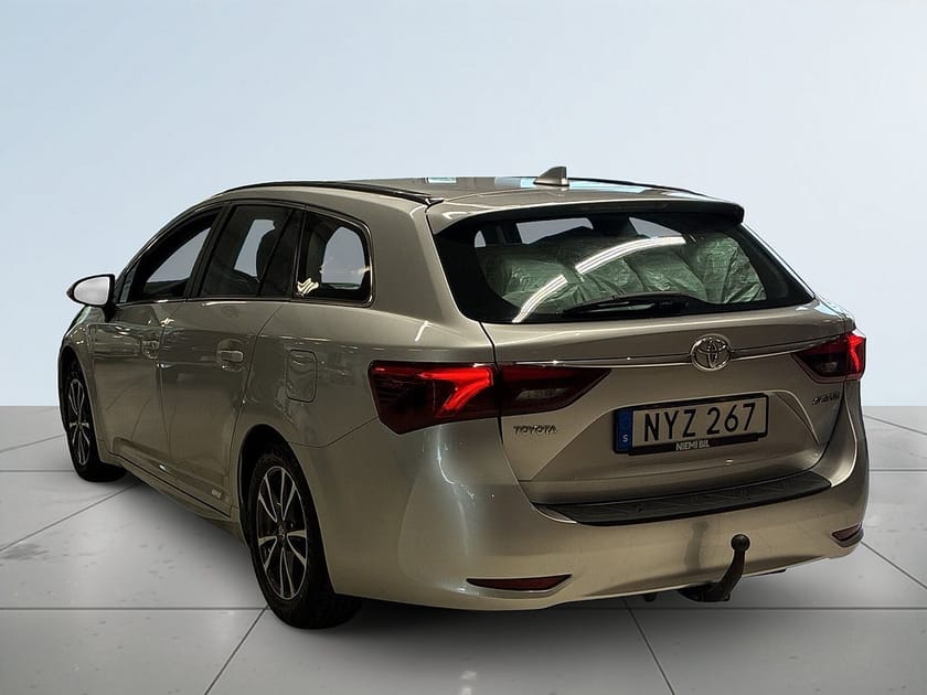 Bild 5 av Toyota Avensis Kombi 1.8 Active Dragkrok Backkamera Mvärmare S&V-däck