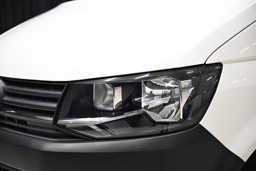 Bild 2 av Volkswagen Transporter 150HK L2 Högtak|Servicebil|Inredd|Uppvärmt-skåp|SeUtr!!