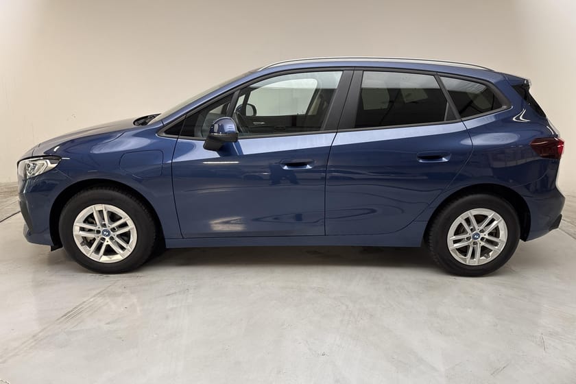 Bild 2 av BMW 225e xDrive Active Tourer 225xe 245hk Panorama Navi B-Kam