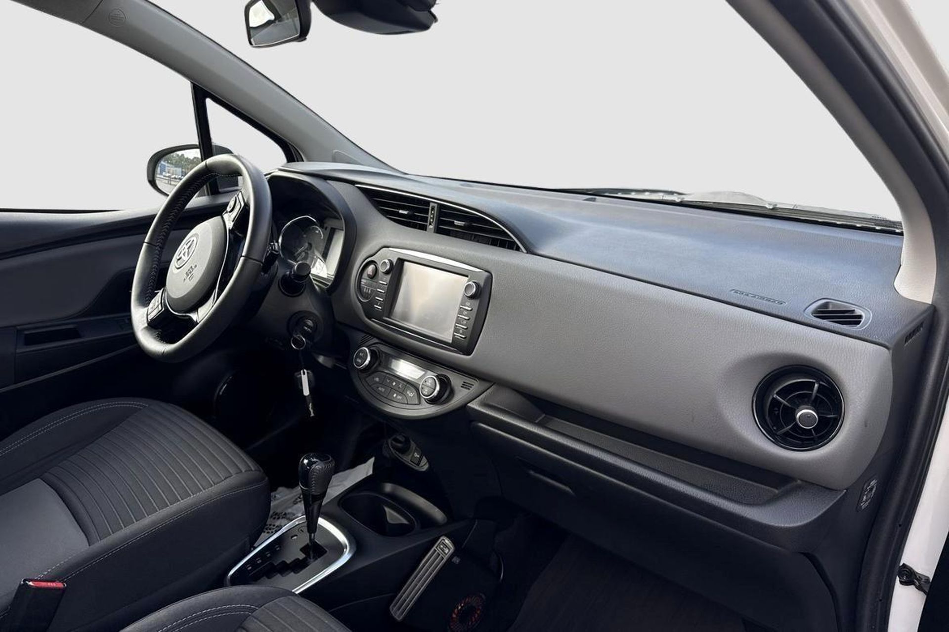 Toyota Yaris Hybrid 1,5 Active 2018, bild 7/10