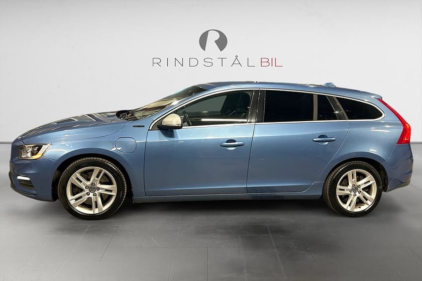 Bild 2 av Volvo V60 D6 Plug-in Hybrid 283 HK AUT R-LINE DRAG AWD 0.18 L/MIL 17"