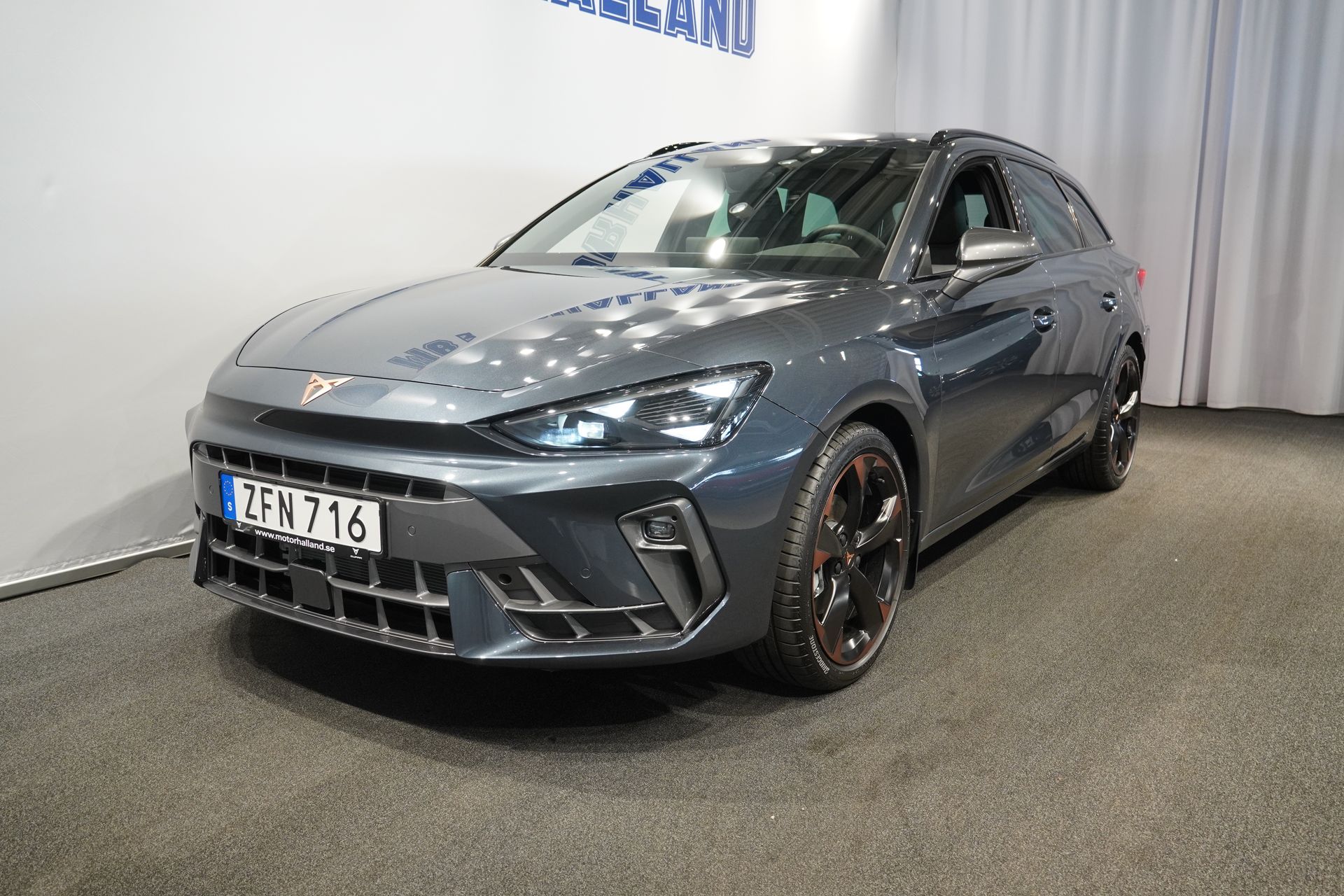 Cupra Leon Sportstourer 1.5 eTSI 2025, bild 2/10