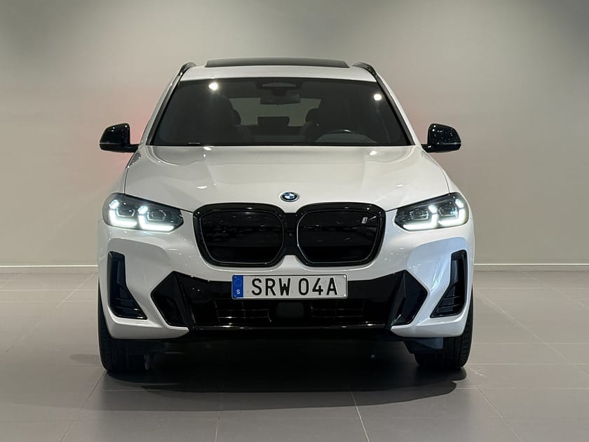 Bild 2 av BMW iX3 Charged Plus Drag HUD H/K Panorama Elstol m minne