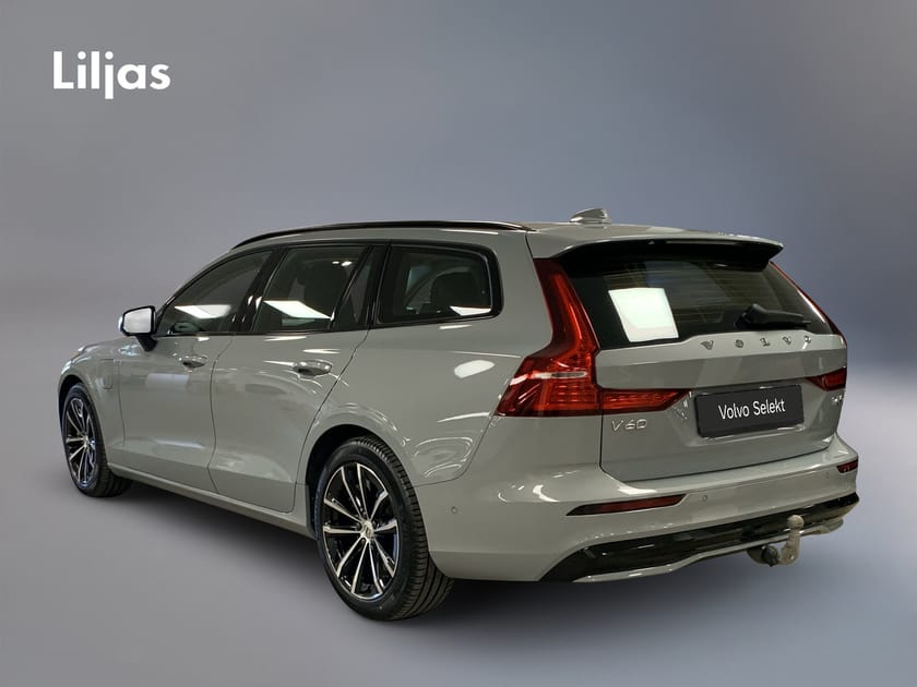 Bild 4 av Volvo V60 T6 AWD Plus Dark Nordic Edition//360-kamera//Drag//
