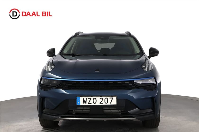 Bild 2 av Lynk & Co 01 PHEV DCT 261HK 17,6kWh INFINITY® PANORAMA 3D-VIEW NFC
