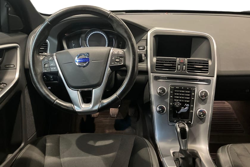 Bild 3 av Volvo XC60 D4 Classic Momentum Dragkrok Parkeringssensor fram/bak Programbar bränslevärmare
