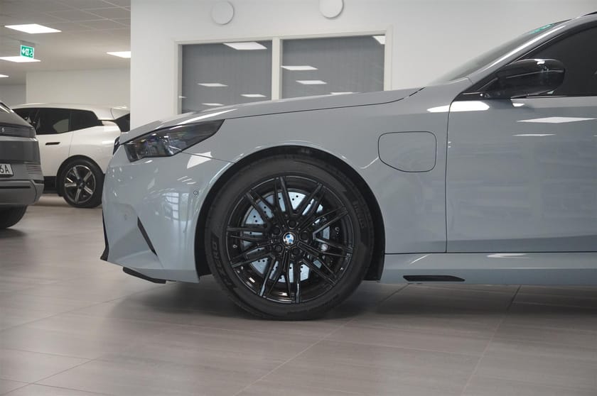 Bild 3 av BMW M5 Touring Innovation DAP Pano Bw Drag