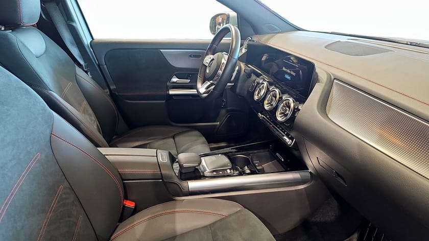Bild 3 av Mercedes-Benz EQA 250 |AMG LINE|