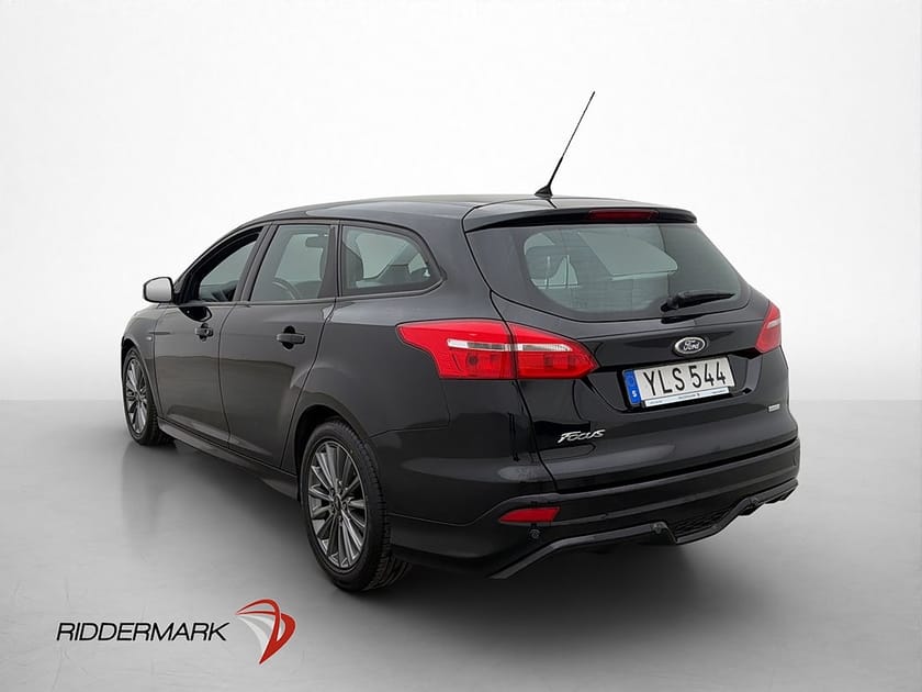 Bild 5 av Ford Focus Kombi 1.0 EcoBoost 125hk ST-Line Sensorer Farthållare