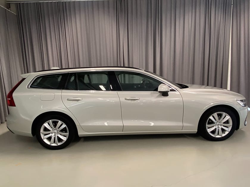 Bild 4 av Volvo V60 B4 197hk Momentum Adv Pro Edt Drag Backkamera Navi