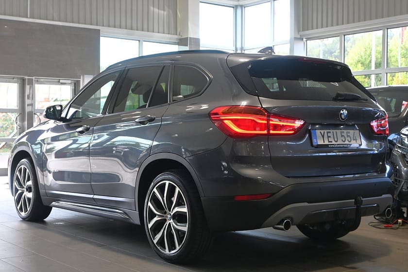 Bild 3 av BMW X1 xDrive20d Aut Sport line Pano H/K Drag HUD
