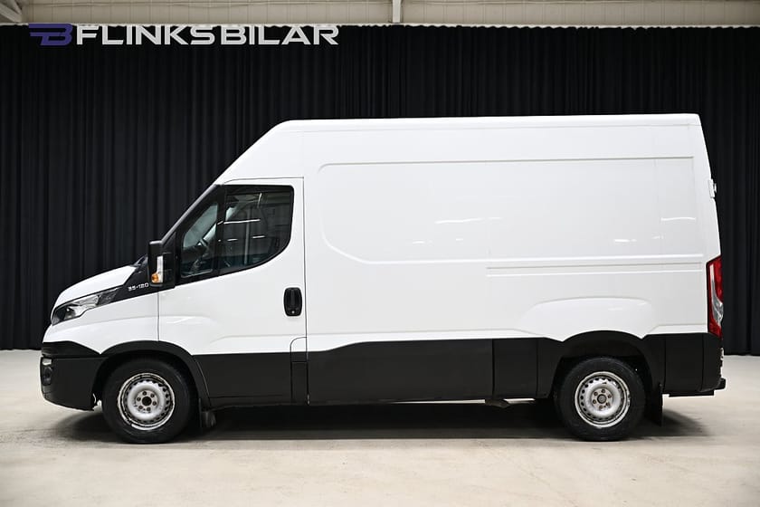 Bild 2 av Iveco Daily 35-120 Van 2.3 JTD 116HK Automat|Inredd|3.5ton-dragvikt|Leasbar