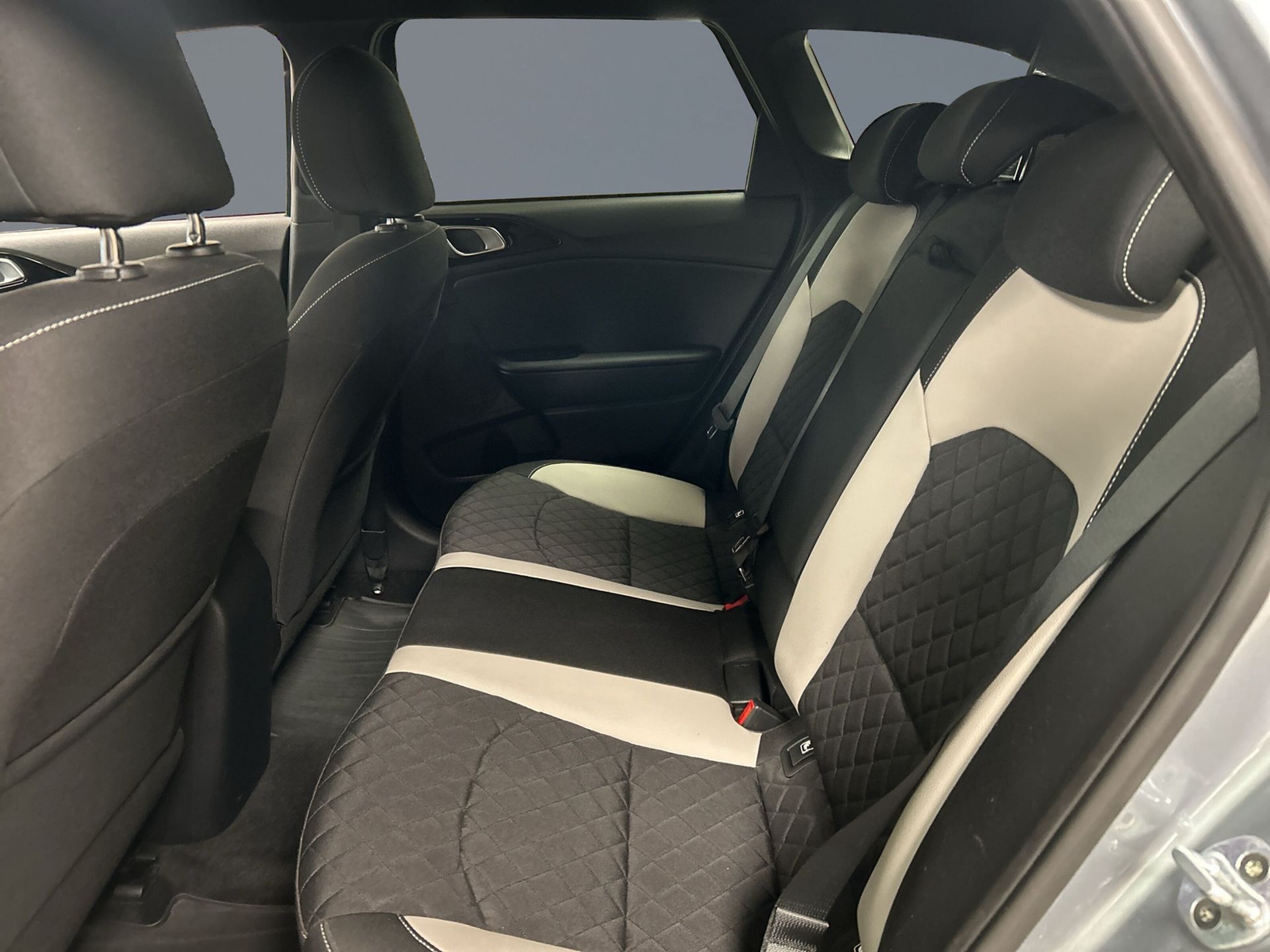 Kia Ceed 1.4 T-GDI 2019, bild 7/10
