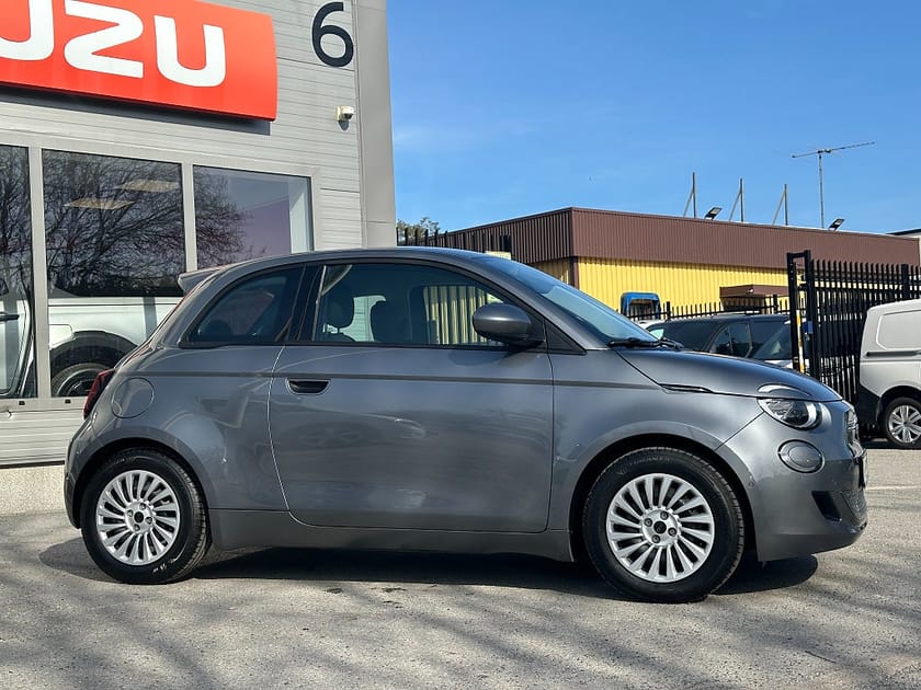 Bild 4 av Fiat 500e 42 kWh | ICON | Backkamera | Parkeringssensorer