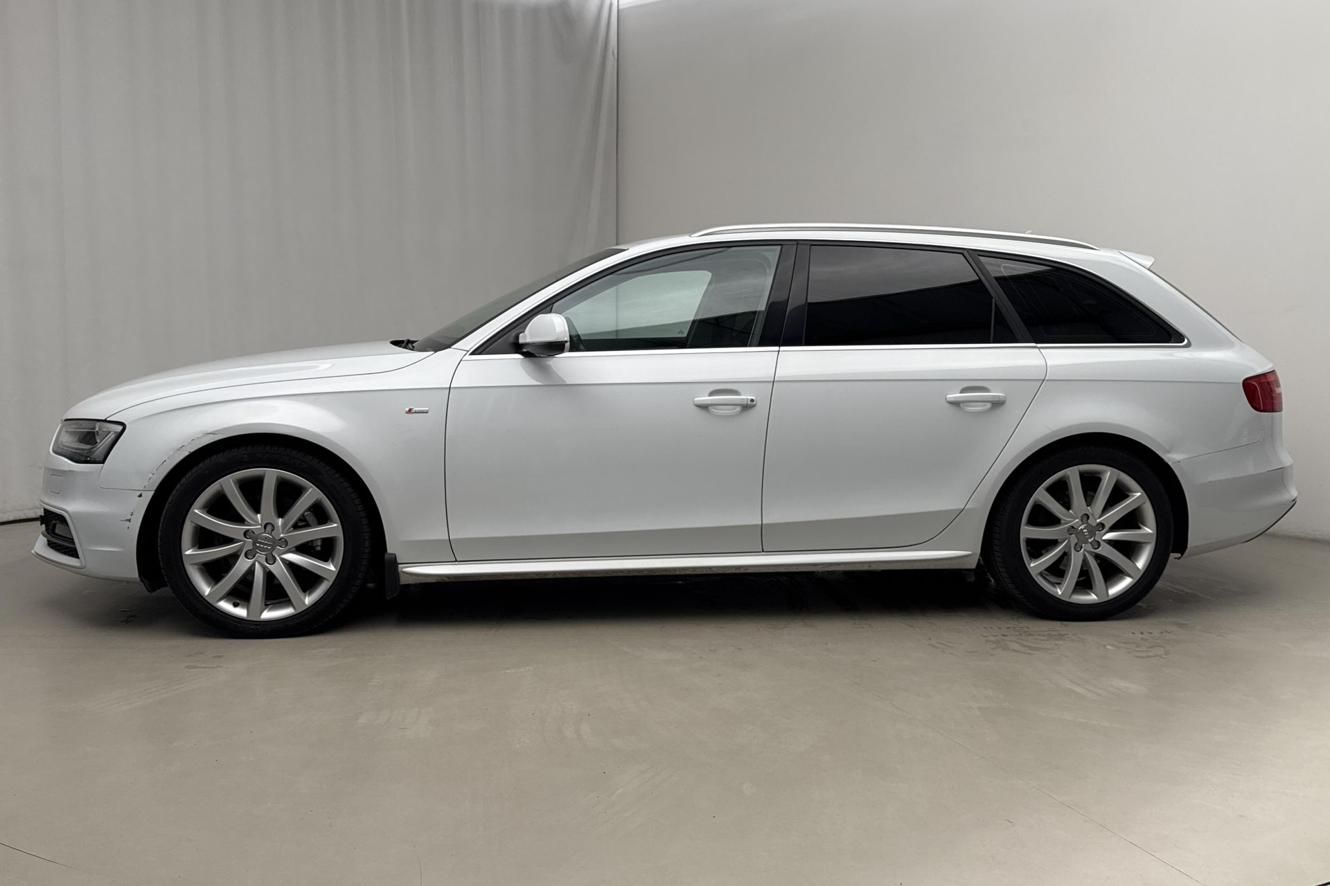 Audi A4 2015, bild 2/10