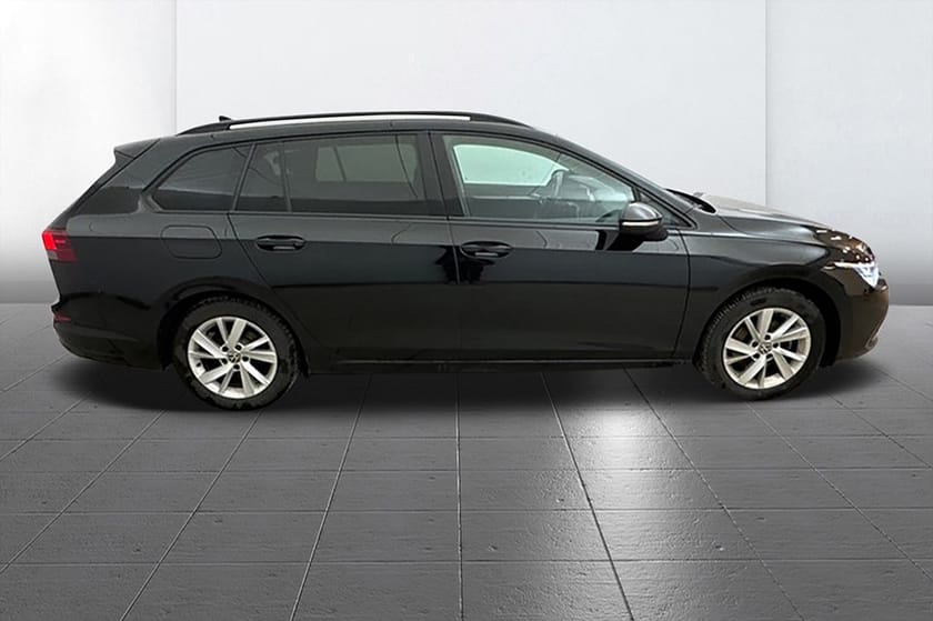 Bild 4 av Volkswagen Golf Sportscombi SC 1.5 eTSI Aut Drag Värmare Kamera PDC 150hk