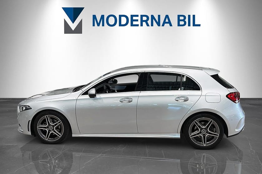 Bild 3 av Mercedes-Benz A 200 7G-DCT 163hk AMG Line Widescreen Burmester B-kamera