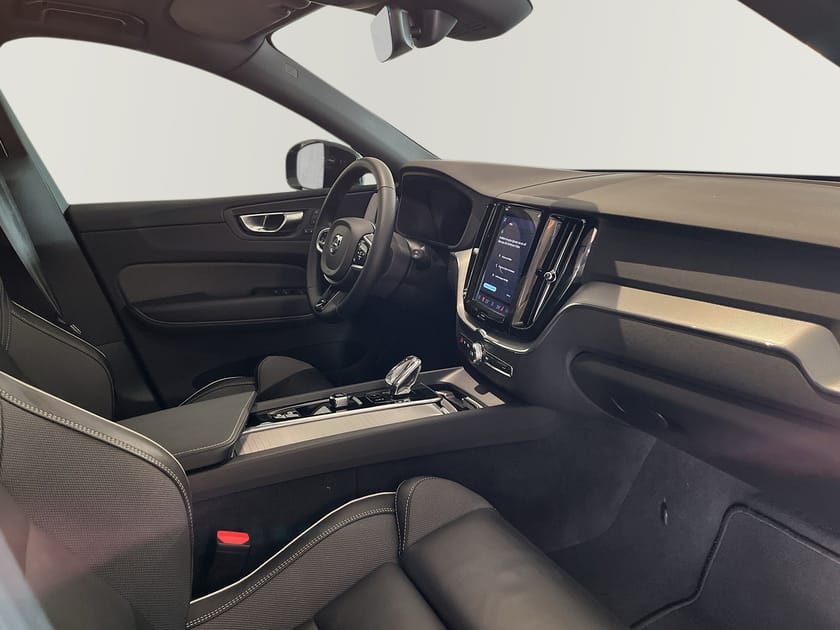 Bild 5 av Volvo XC60 T6 Plus Black Nordic Edition