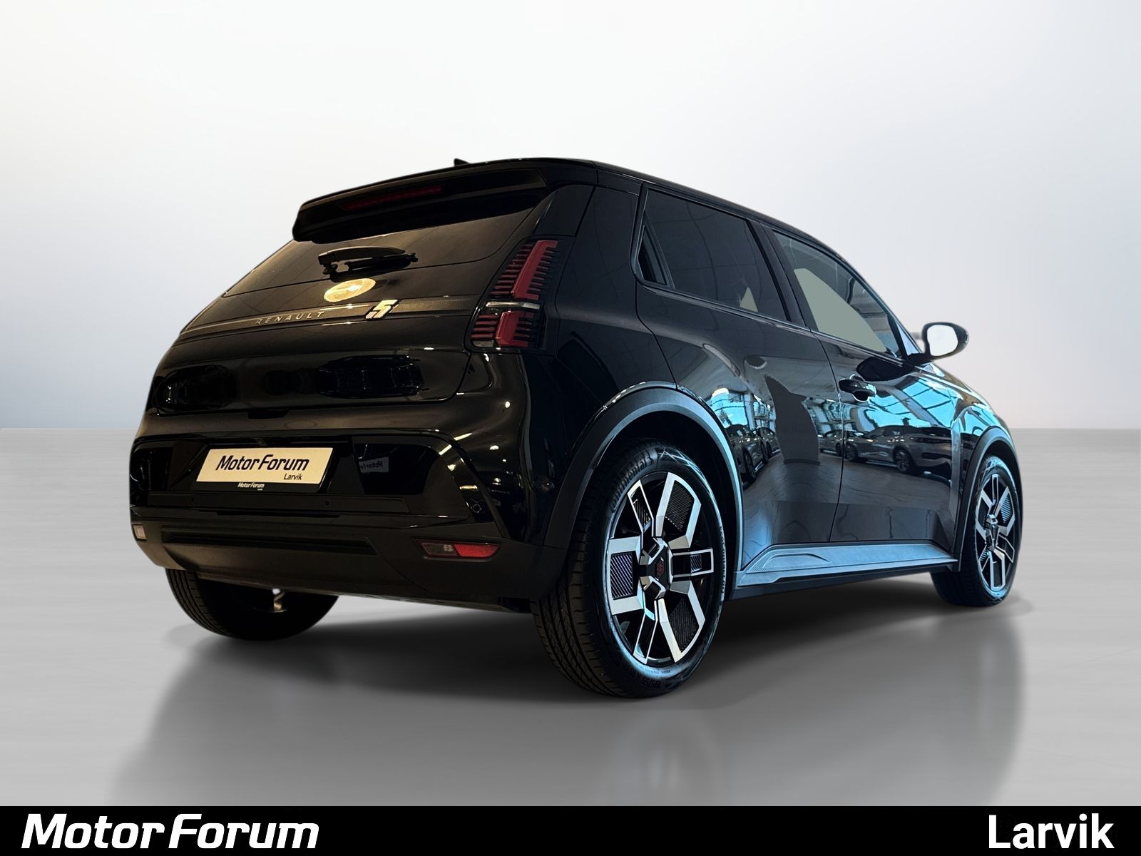 Renault 5 E-Tech 40 kWh, 122hp, 2025