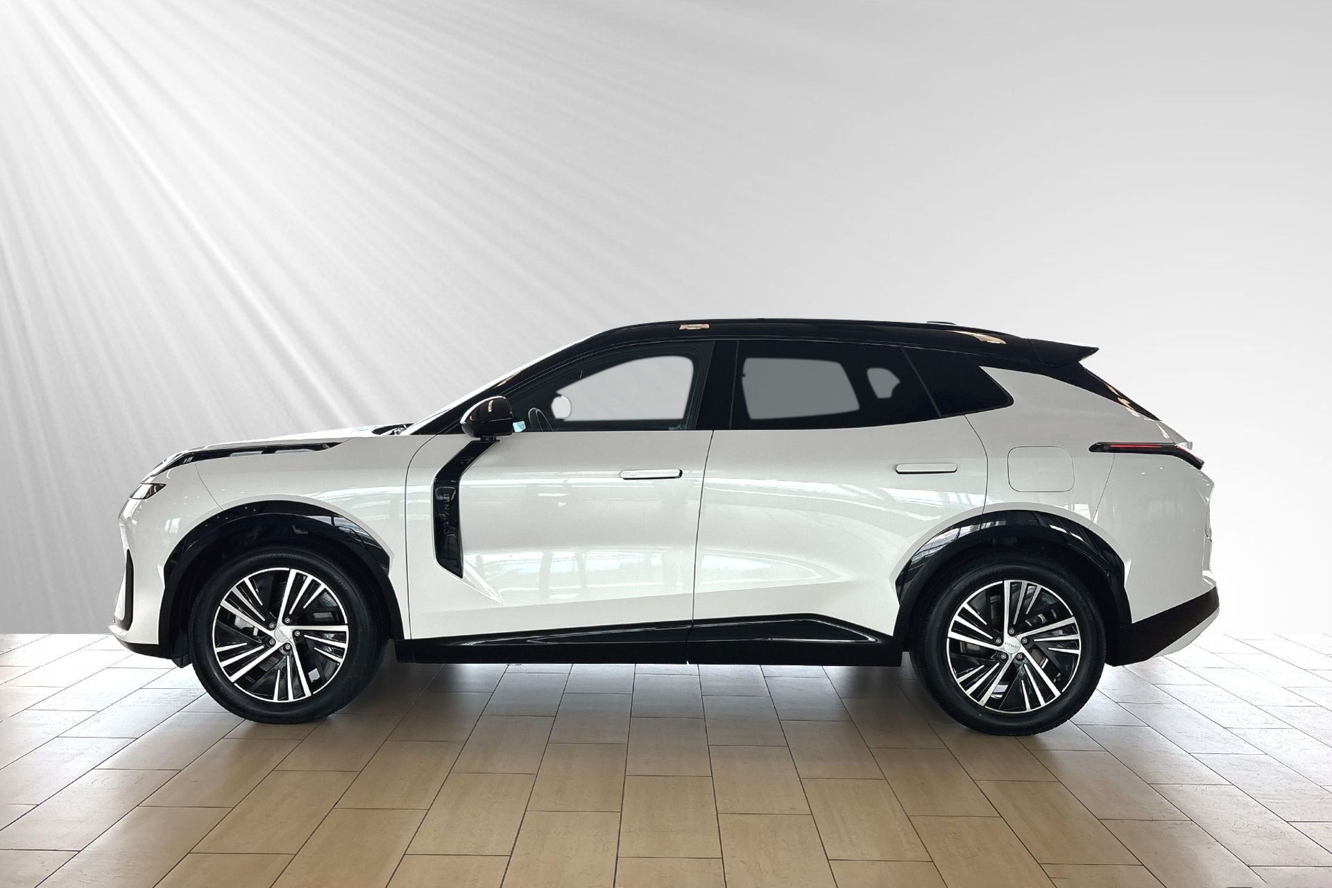 Lynk & Co 08 PHEV 2025, bild 2/10