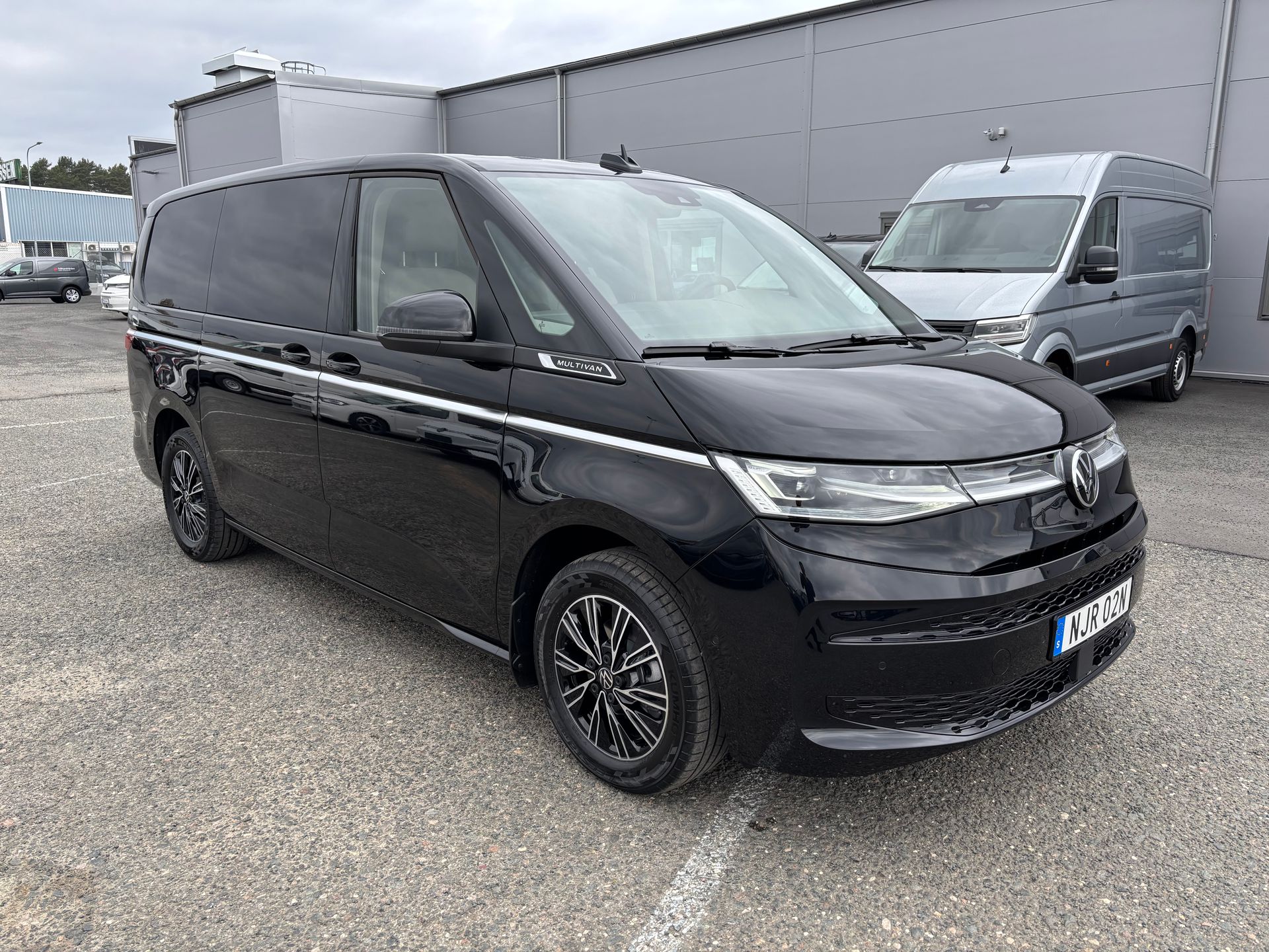 Volkswagen Transporter Multivan 2025, photo 2/10