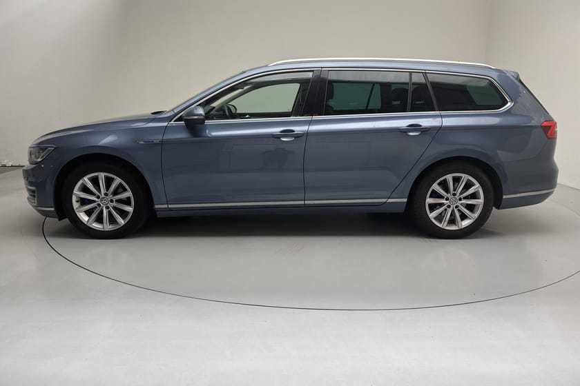 Bild 2 av Volkswagen Passat Variant GTE Plug-in-Hybrid SC Executive Business