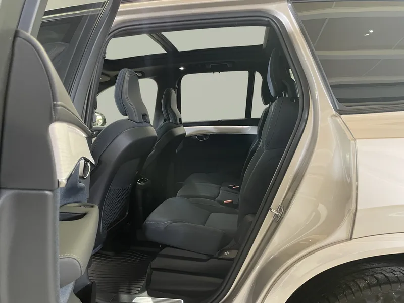 Bild 11 av 18 – Volvo XC90 7 Säten II T8 Ultra Dark