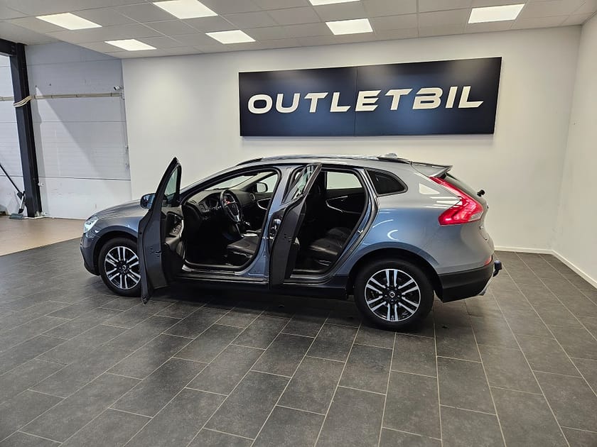 Bild 3 av Volvo V40 Cross Country D3 Geartronic Momentum Värmare Navi Backkamera Drag VOC