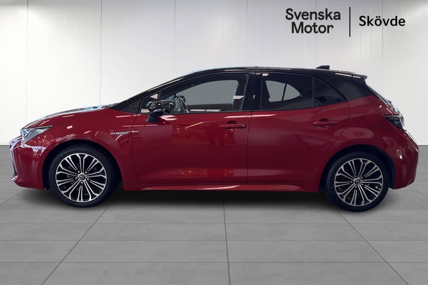 Bild 3 av Toyota Corolla Hybrid e-CVT 122 hk Style Bi-tone | Dragkrok | Vinterhjul