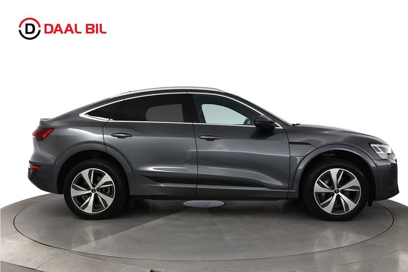 Bild 5 av Audi Q8 Sportback 55 e-tron quattro SB 114 kWh 408HK S-LINE DRAG 4-ZON