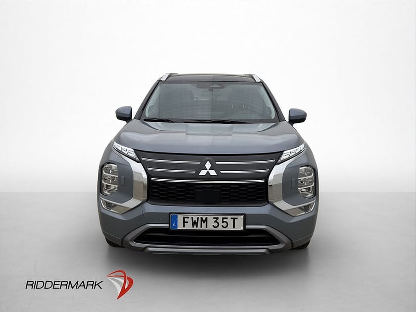 Bild 2 av Mitsubishi Outlander PHEV AWD 306hk Yamaha Pano 360 HUD Drag