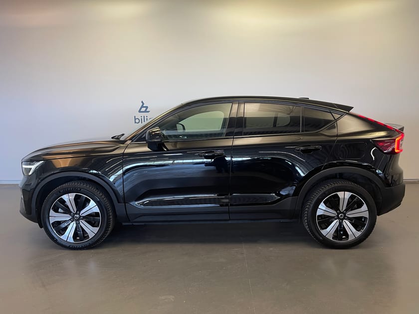 Bild 2 av Volvo C40 Recharge Core/ Navigation/ Bakkamera/ Panoramatak/ 10.000 kr tillbehör/
